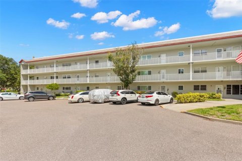 Copropriété à vendre à Clearwater, Floride: 2 chambres, 130.06 m2 № 1564410 - photo 1