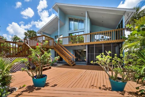 House in Sarasota, Florida 4 bedrooms, 201.13 sq.m. № 2266331