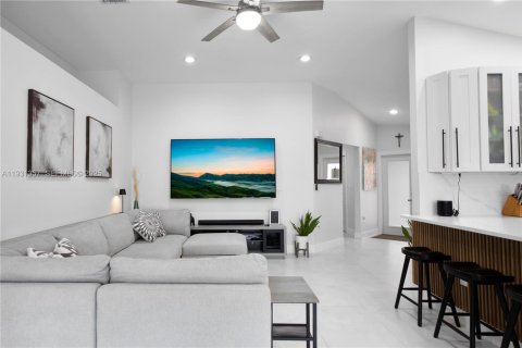 Villa ou maison à louer à Miami Gardens, Floride: 3 chambres, 157.19 m2 № 1990045 - photo 10