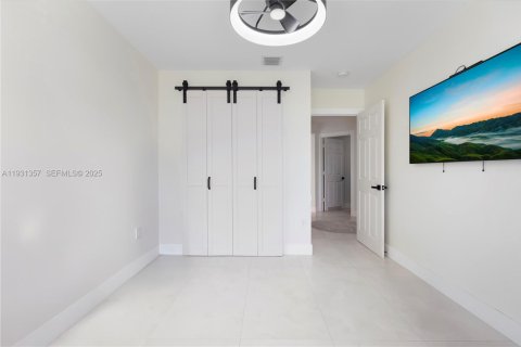 Villa ou maison à louer à Miami Gardens, Floride: 3 chambres, 157.19 m2 № 1990045 - photo 28