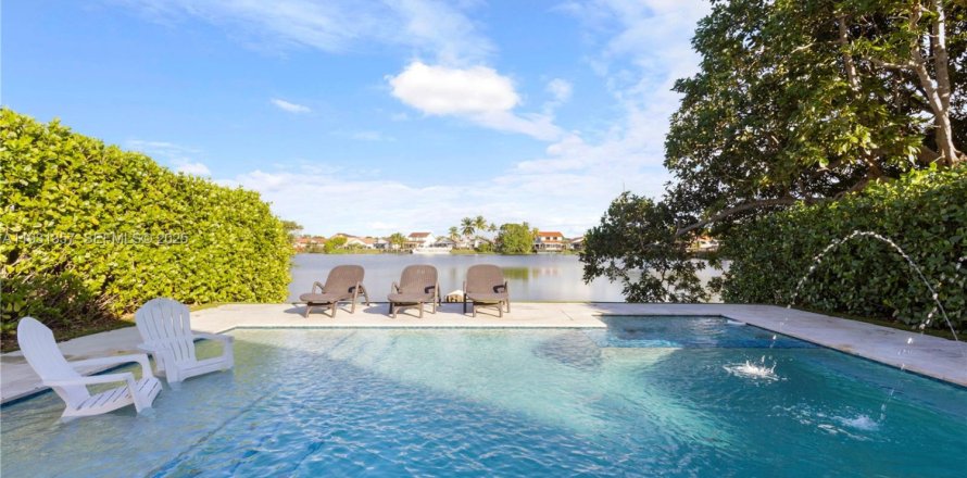 Villa ou maison à Miami Gardens, Floride 3 chambres, 157.19 m2 № 1990045