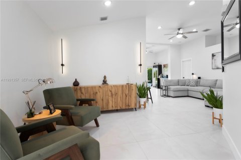 Villa ou maison à louer à Miami Gardens, Floride: 3 chambres, 157.19 m2 № 1990045 - photo 7