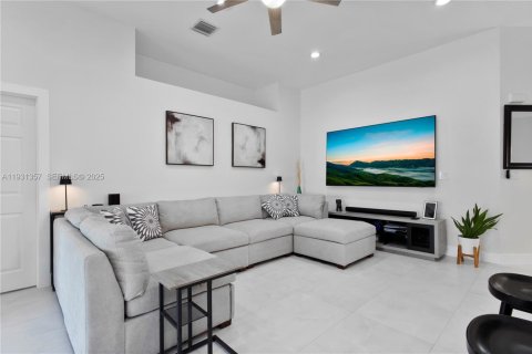 Villa ou maison à louer à Miami Gardens, Floride: 3 chambres, 157.19 m2 № 1990045 - photo 9