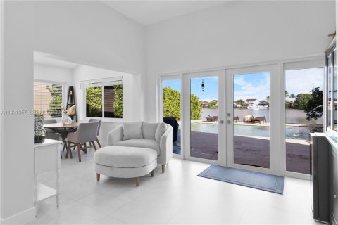 Villa ou maison à louer à Miami Gardens, Floride: 3 chambres, 157.19 m2 № 1990045 - photo 17