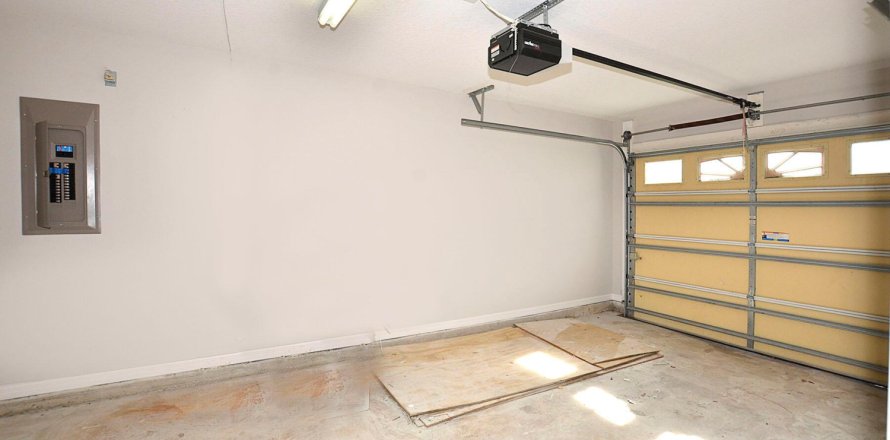 House in Vero Beach, Florida 3 bedrooms, 139.82 sq.m. № 940975