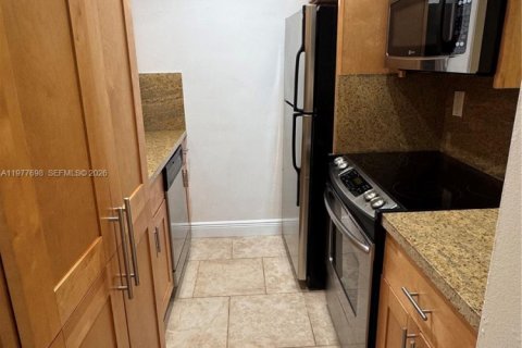 Copropriété à louer à Miami, Floride: 1 chambre, 81.29 m2 № 2041832 - photo 4