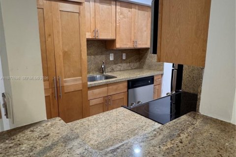 Copropriété à louer à Miami, Floride: 1 chambre, 81.29 m2 № 2041832 - photo 2