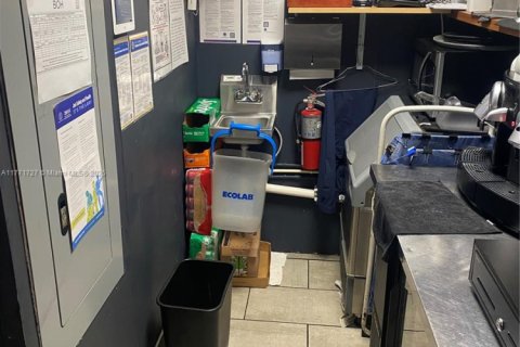 Immobilier commercial à vendre à Miami, Floride № 1959284 - photo 10