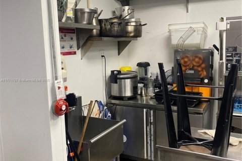 Immobilier commercial à vendre à Miami, Floride № 1959284 - photo 17