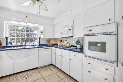 House in Dade City, Florida 2 bedrooms, 138.42 sq.m. № 2099027 - photo 19