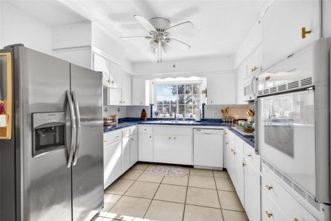 House in Dade City, Florida 2 bedrooms, 138.42 sq.m. № 2099027 - photo 18