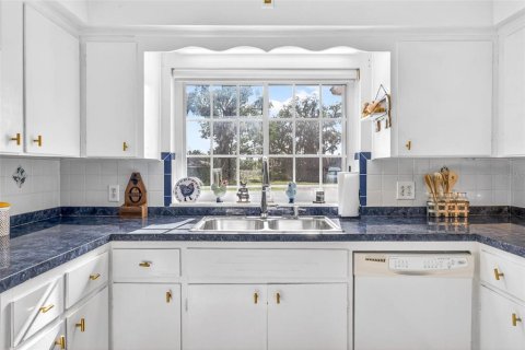 House in Dade City, Florida 2 bedrooms, 138.42 sq.m. № 2099027 - photo 20