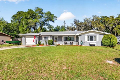 House in Dade City, Florida 2 bedrooms, 138.42 sq.m. № 2099027