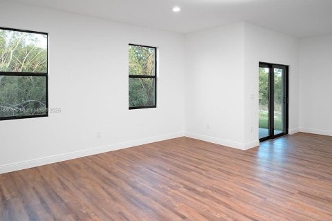 Снять в аренду виллу или дом в Лабель, Флорида 3 спальни, 142.14м2, № 1898187 - фото 17