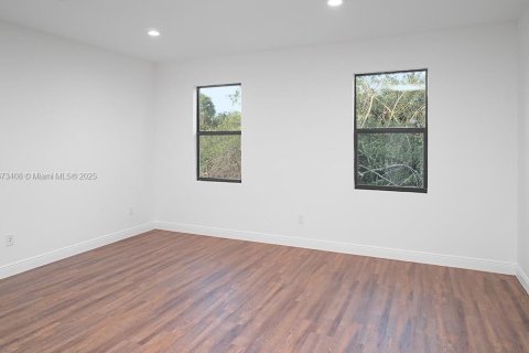 Снять в аренду виллу или дом в Лабель, Флорида 3 спальни, 142.14м2, № 1898187 - фото 8