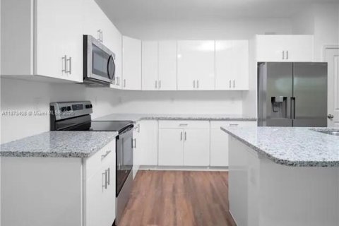 Снять в аренду виллу или дом в Лабель, Флорида 3 спальни, 142.14м2, № 1898187 - фото 4