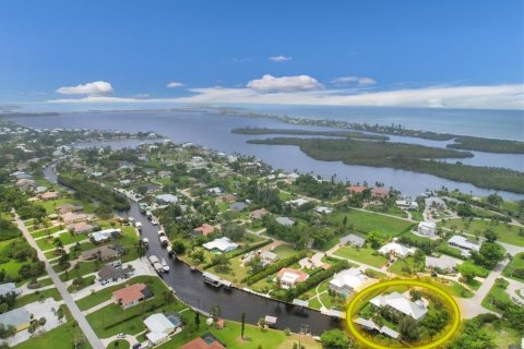 Villa ou maison à vendre à Placida, Floride: 4 chambres, 263.56 m2 № 1317064 - photo 1