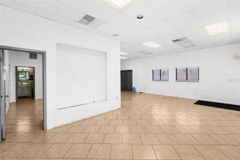 Propiedad comercial en venta en Largo, Florida, 273.13 m2 № 2228195 - foto 5