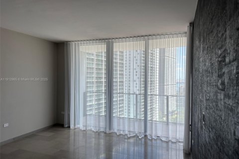 Condominio en alquiler en Miami, Florida, 1 dormitorio, 81.66 m2 № 1969265 - foto 13