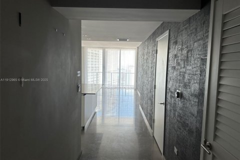 Condominio en alquiler en Miami, Florida, 1 dormitorio, 81.66 m2 № 1969265 - foto 26