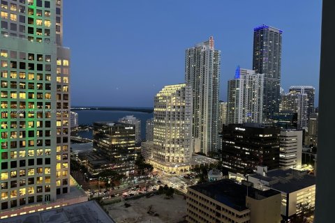 Condominio en alquiler en Miami, Florida, 1 dormitorio, 81.66 m2 № 1969265 - foto 14
