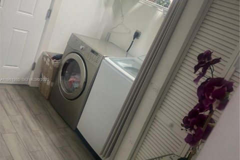 Купить виллу или дом в Майами, Флорида 3 спальни, 99.96м2, № 1953394 - фото 9