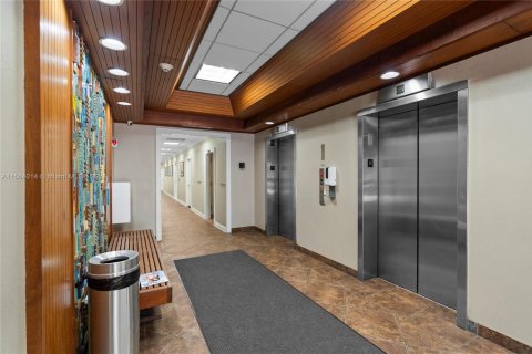 Oficina en alquiler en Coral Gables, Florida № 1100232 - foto 1