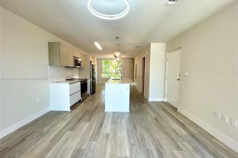 Condo in Miami, Florida, 2 bedrooms  № 1872709 - photo 7