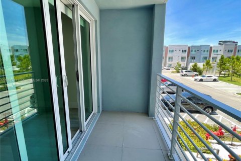 Condo in Miami, Florida, 2 bedrooms  № 1872709 - photo 18