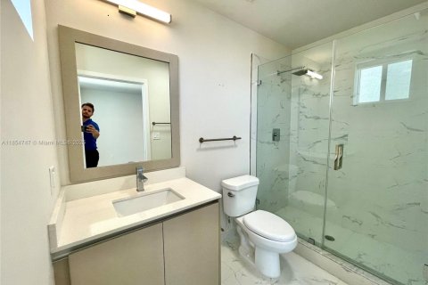 Condo in Miami, Florida, 2 bedrooms  № 1872709 - photo 16