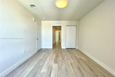 Condo in Miami, Florida, 2 bedrooms  № 1872709 - photo 17