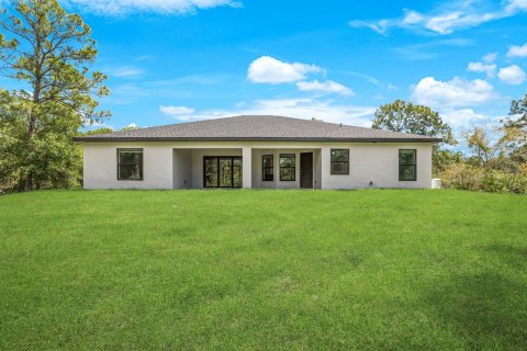House in Lehigh Acres, Florida 4 bedrooms, 201.6 sq.m. № 2169475 - photo 20