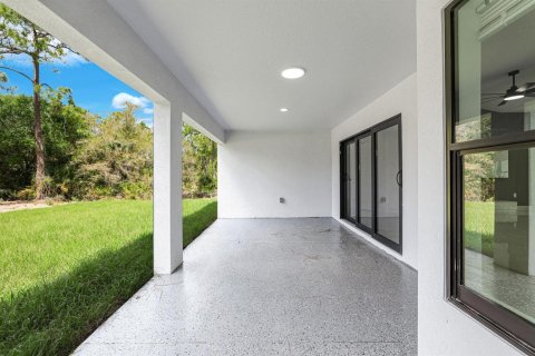 House in Lehigh Acres, Florida 4 bedrooms, 201.6 sq.m. № 2169475 - photo 18