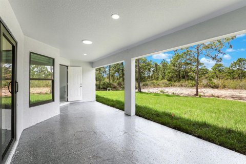 House in Lehigh Acres, Florida 4 bedrooms, 201.6 sq.m. № 2169475 - photo 19