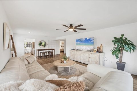 Condo in Punta Gorda, Florida, 2 bedrooms  № 1786025 - photo 8
