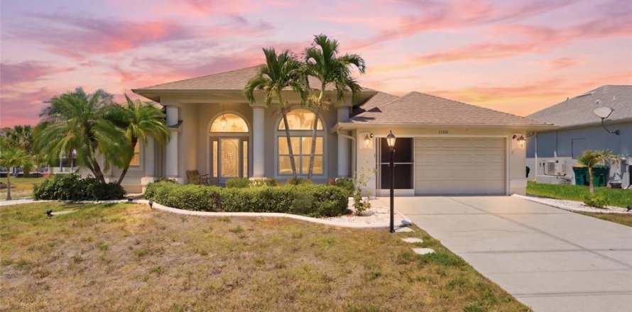 Casa en Port Charlotte, Florida 3 dormitorios, 185.15 m2 № 2110634