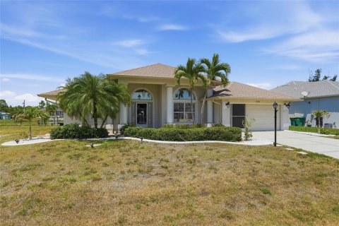 Casa en venta en Port Charlotte, Florida, 3 dormitorios, 185.15 m2 № 2110634 - foto 8
