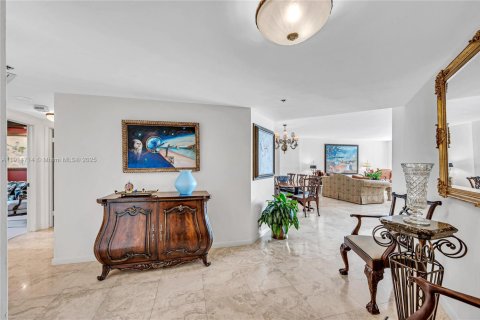 Copropriété à vendre à Miami, Floride: 2 chambres, 197.05 m2 № 1970904 - photo 4
