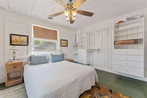 Commercial property in Gulfport, Florida 4 bedrooms, 180.97 sq.m. № 1882764 - photo 30