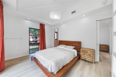 House in Miami, Florida 3 bedrooms, 109.44 sq.m. № 1996888 - photo 6