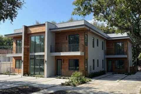 House in Miami, Florida 3 bedrooms, 109.44 sq.m. № 1996888 - photo 17