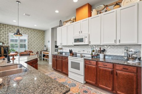 House in Holiday, Florida 5 bedrooms, 297.1 sq.m. № 1716445 - photo 21