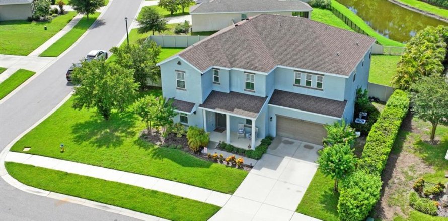 House in Holiday, Florida 5 bedrooms, 297.1 sq.m. № 1716445