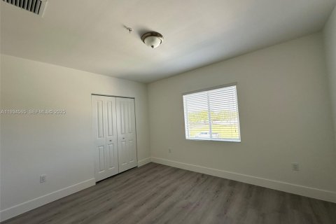 Снять в аренду виллу или дом в Майами, Флорида 3 спальни, № 1992750 - фото 12