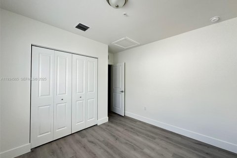 Снять в аренду виллу или дом в Майами, Флорида 3 спальни, № 1992750 - фото 8