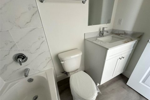 Снять в аренду виллу или дом в Майами, Флорида 3 спальни, № 1992750 - фото 14