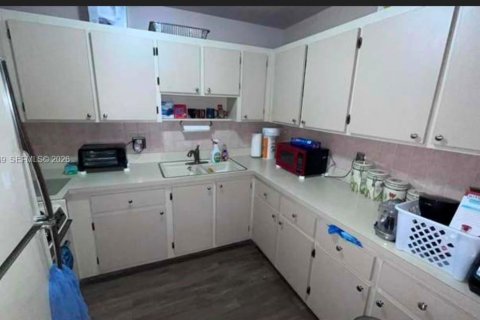 Villa ou maison à louer à West Palm Beach, Floride: 1 chambre № 2387819 - photo 3