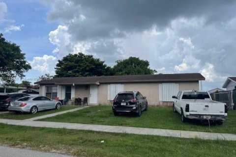 Villa ou maison à Homestead, Floride 4 chambres, 131.55 m2 № 2039640