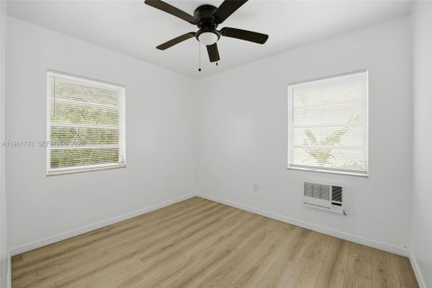 Villa ou maison à louer à Miami, Floride: 2 chambres, 138.61 m2 № 2024522 - photo 6