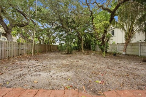 Villa ou maison à louer à Miami, Floride: 2 chambres, 138.61 m2 № 2024522 - photo 9